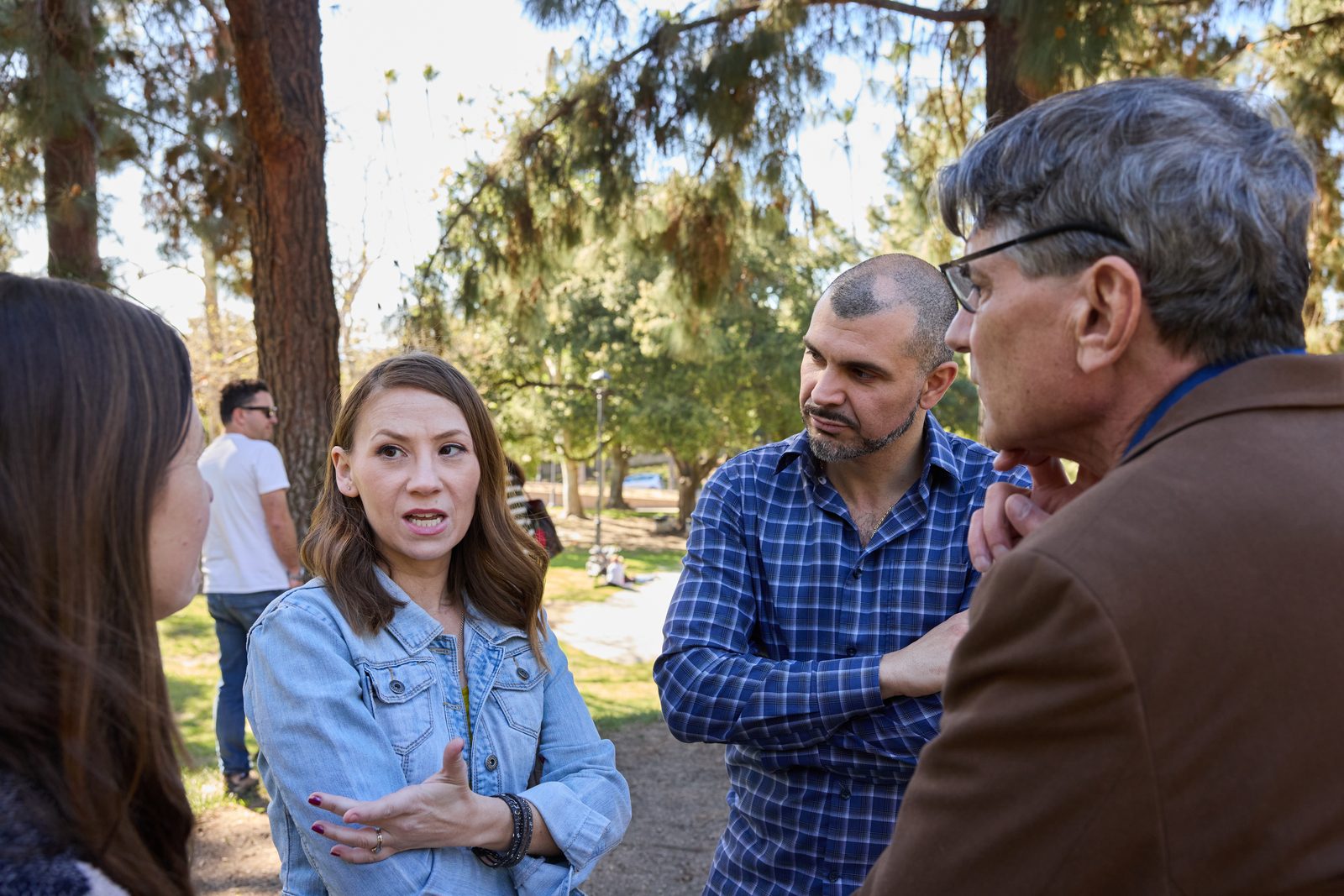 Scott listening to voters discuss election concerns